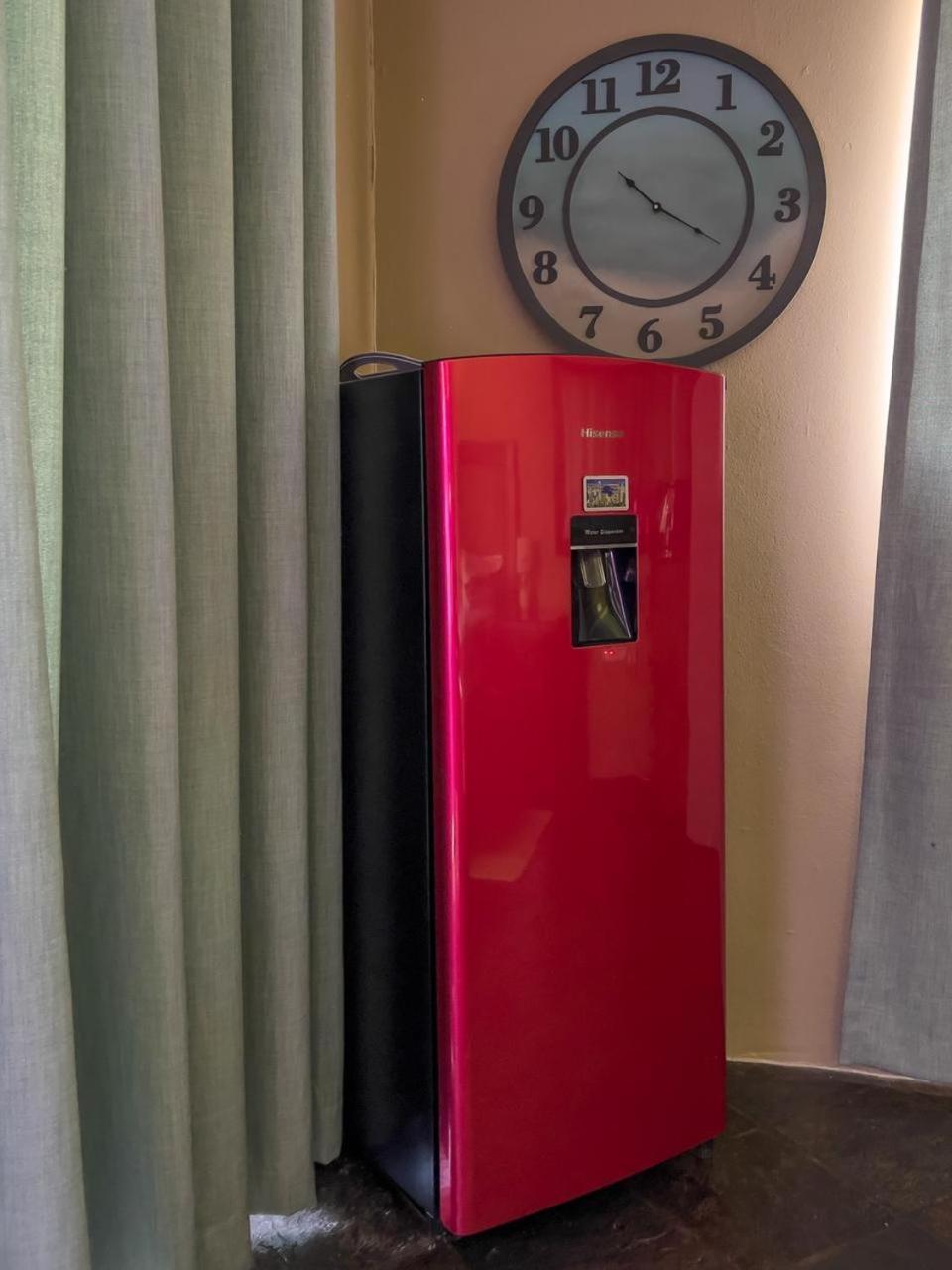 Spies Villa - Fast Wi-Fi, Netflix And Generator Мидделбург Экстерьер фото